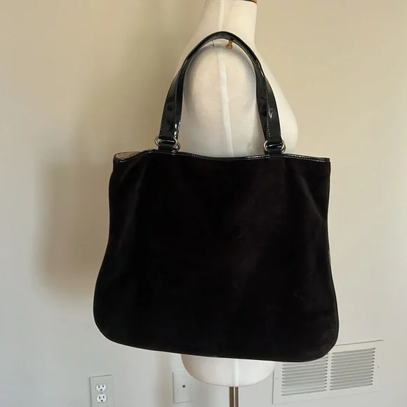 Juicy Brown Velvet Tote - Picture 3 of 13